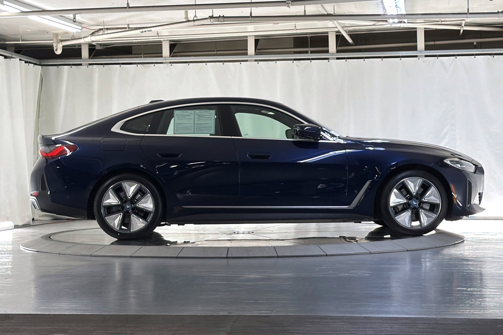 2023 BMW i4 photo 6