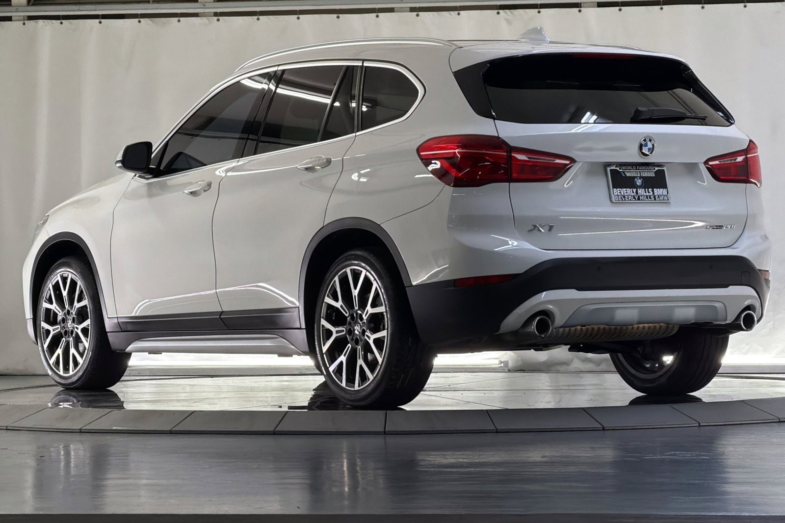 2021 BMW X1 photo 2