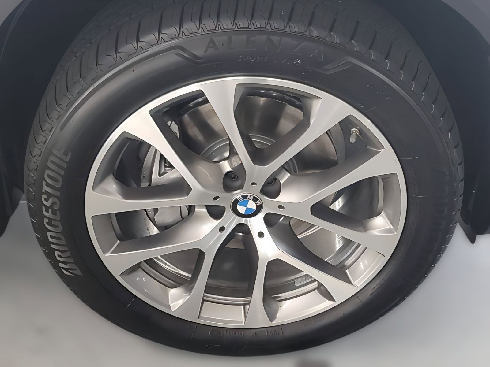 2026 Bmw X5 sDrive40i photo 2