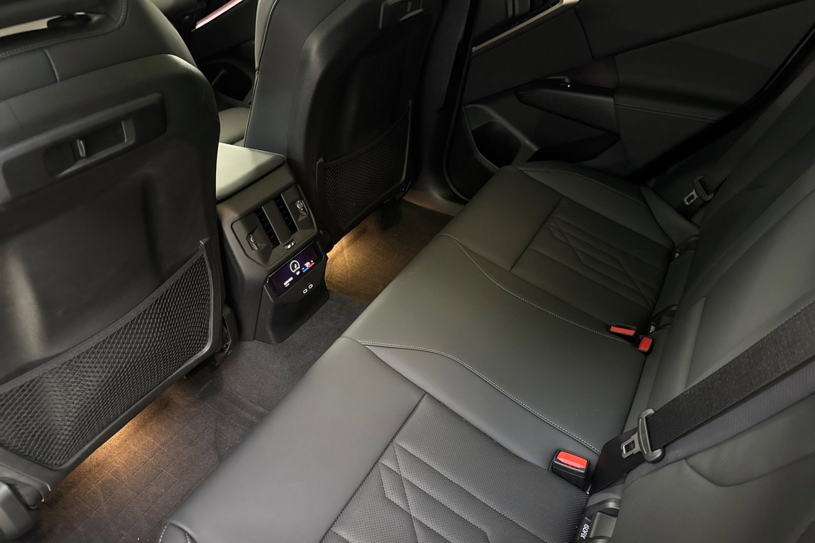 2025 BMW X3 30 - Photo 27