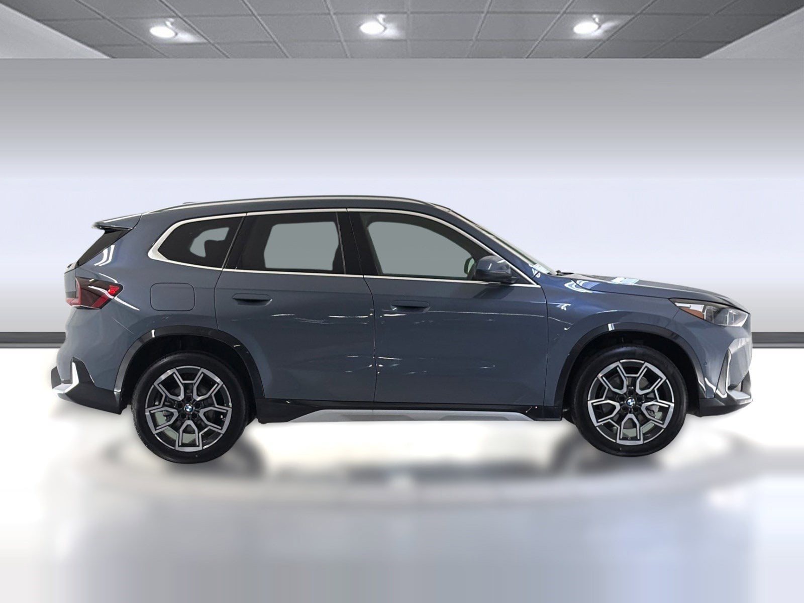 2026 BMW X1 xDrive28i photo 3