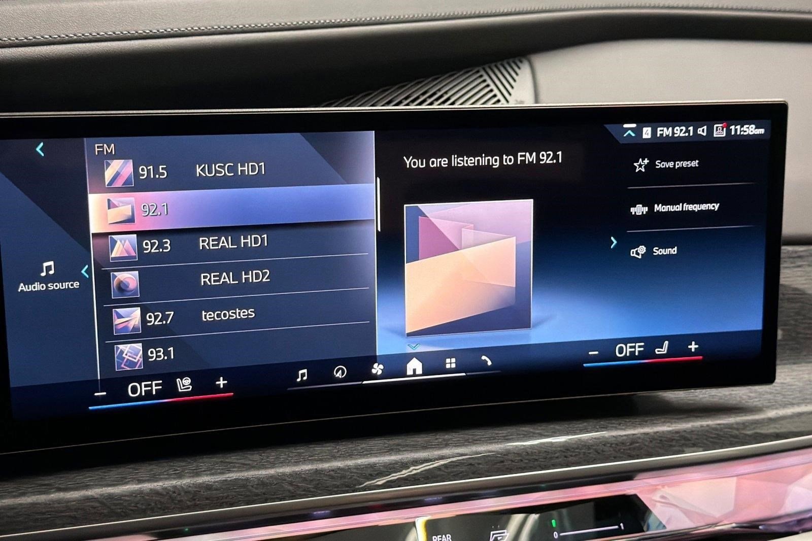 2025 BMW i7 50 - Photo 22