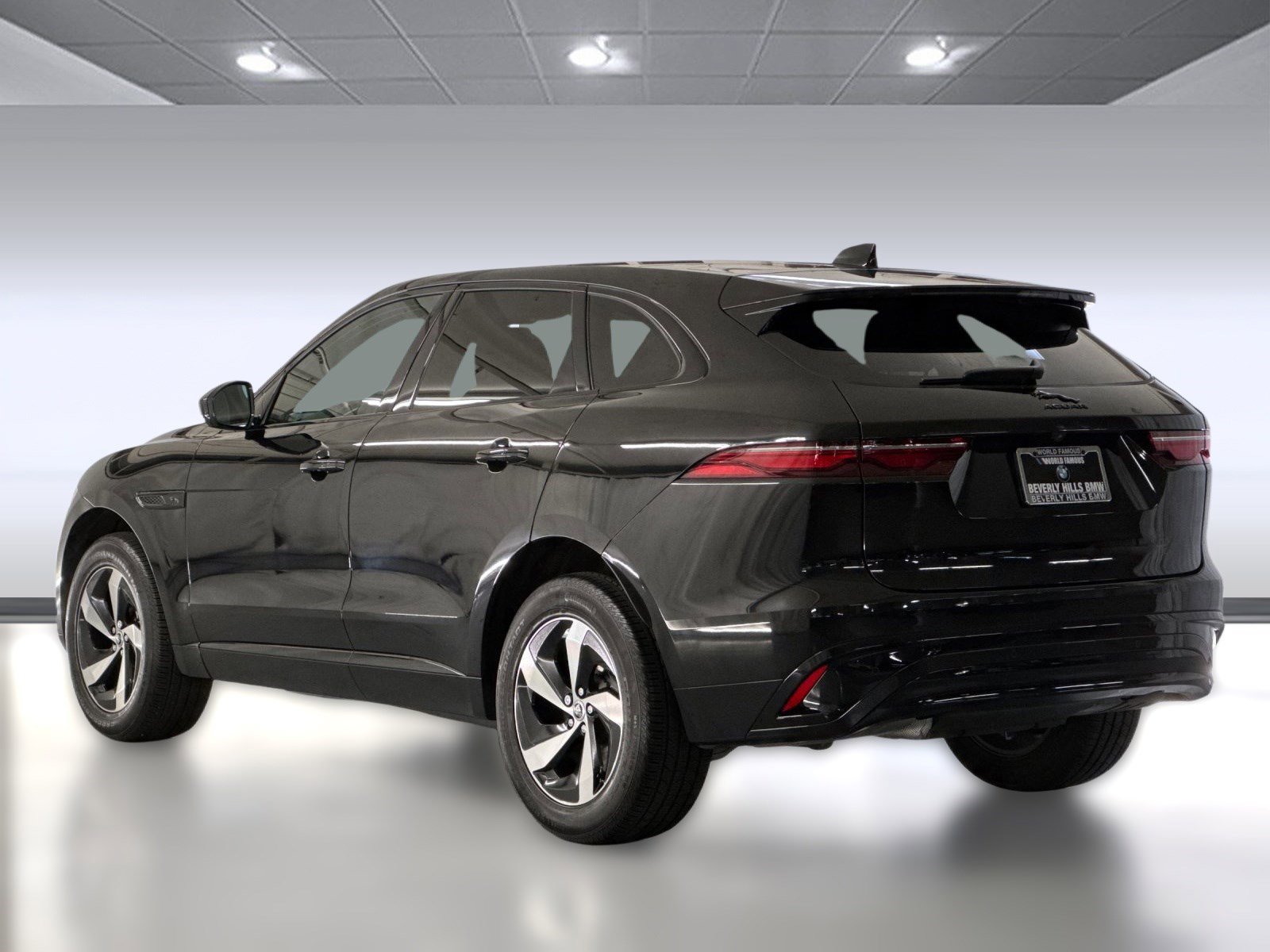 2024 Jaguar F-PACE P250 R-Dynamic S photo 3