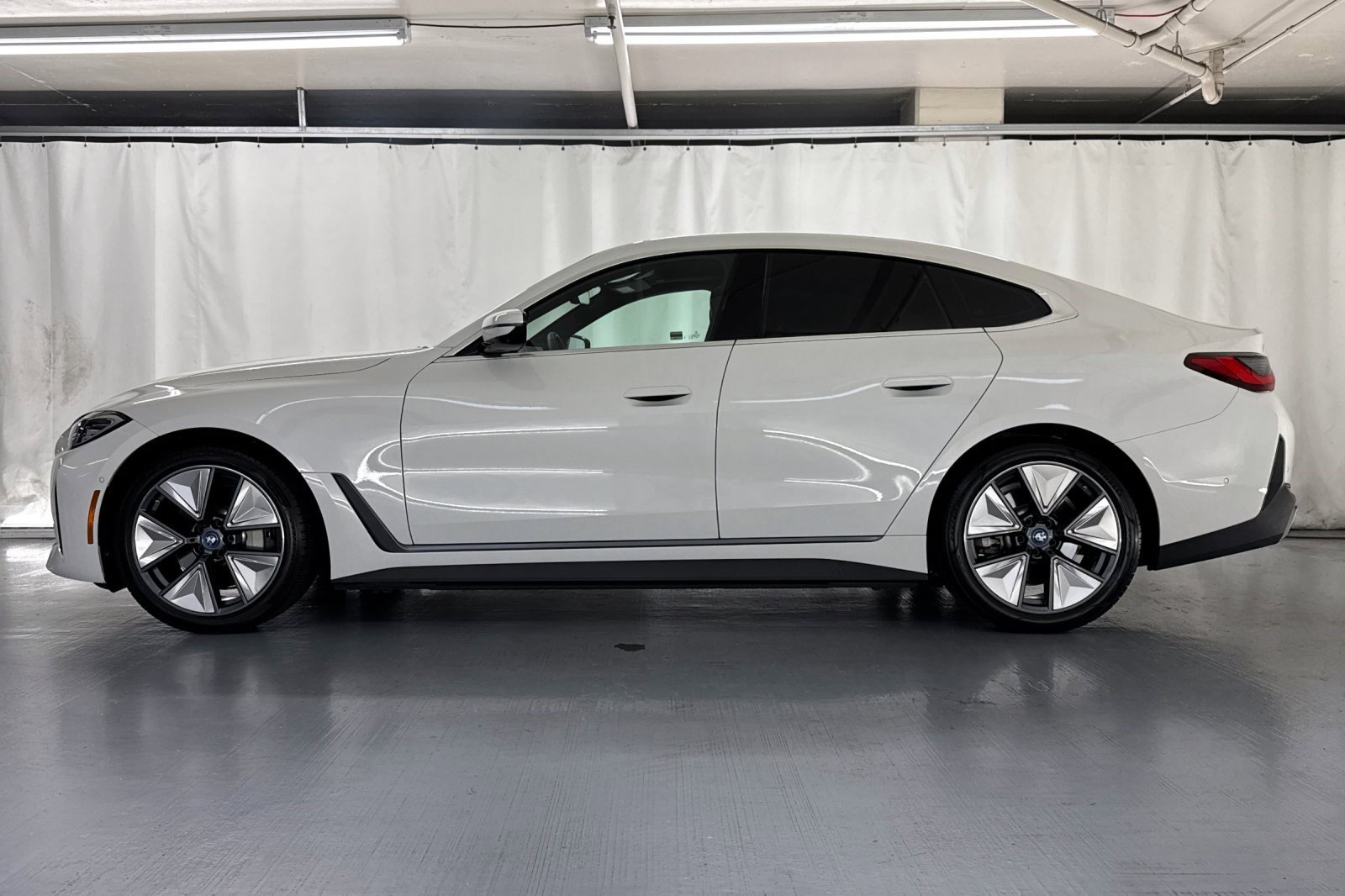 2024 Bmw i4 eDrive40 photo 2