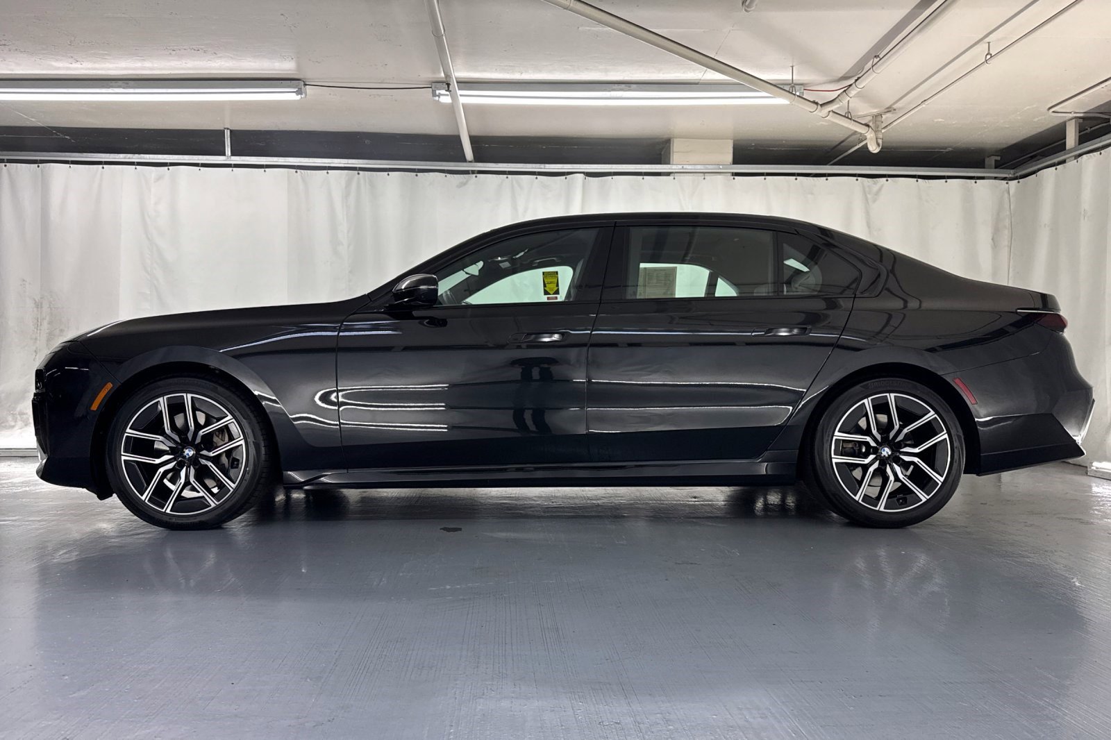 2023 Bmw 740i 7-series photo 2