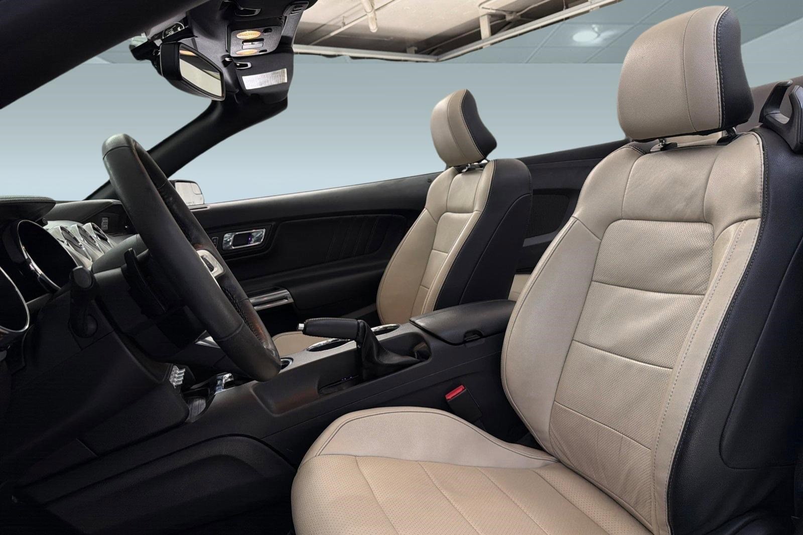 2016 Ford Mustang GT Premium photo 4