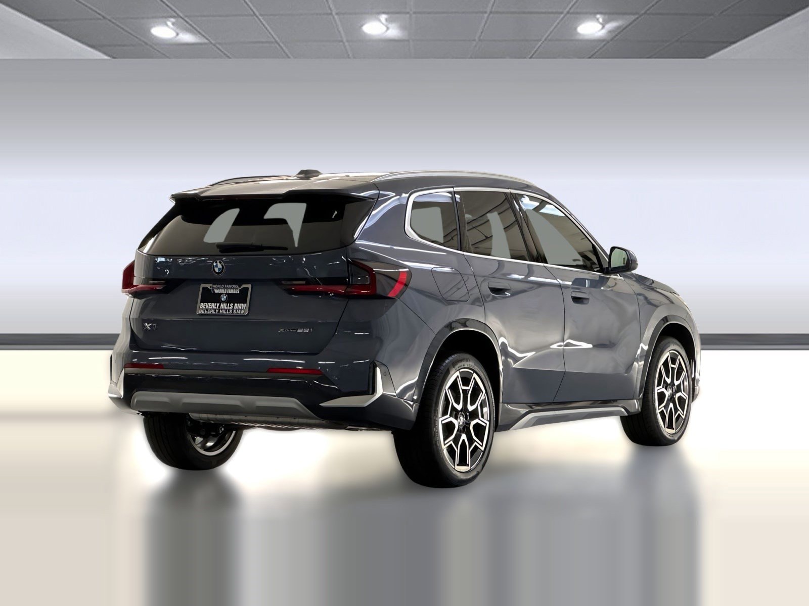 2025 BMW X1 xDrive28i photo 3