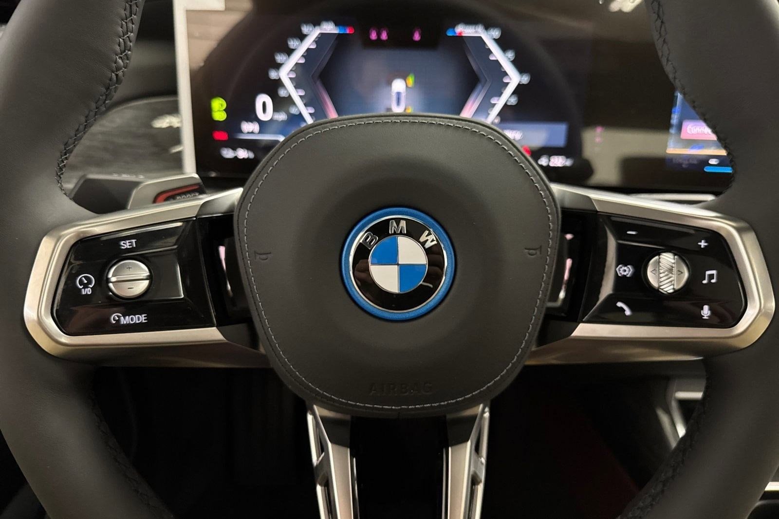 2025 BMW i7 60 - Photo 16