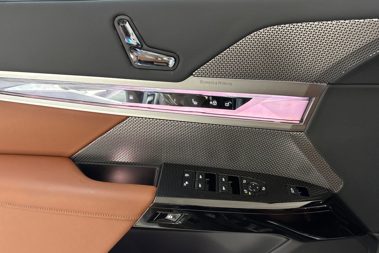 2026 BMW 7 Series 750e - Photo 14