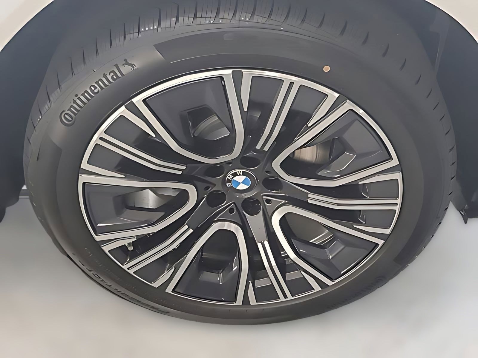 2025 BMW X3 30 xDrive photo 2