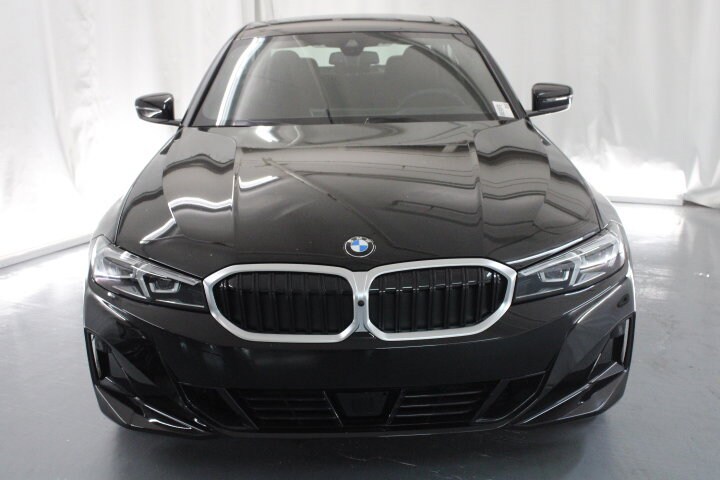 2025 Bmw 330i Sedan photo 2