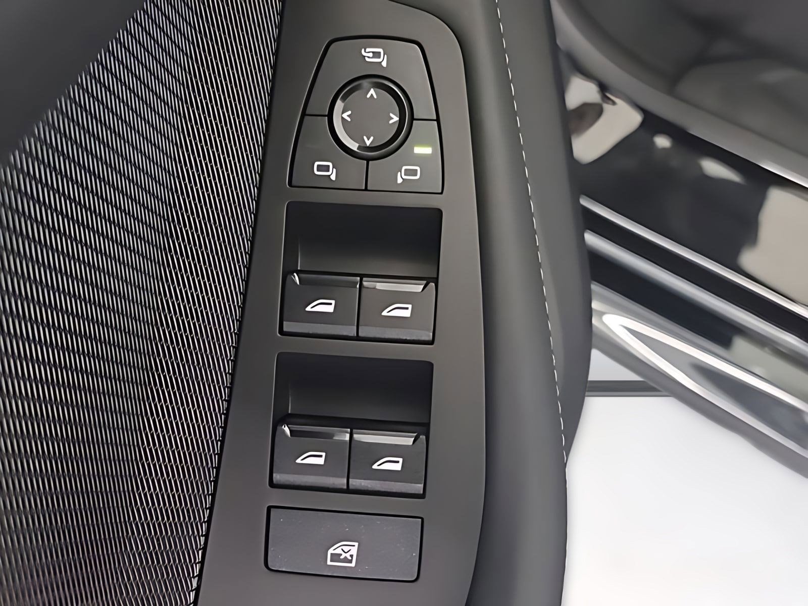 2025 BMW 228i xDrive photo 5