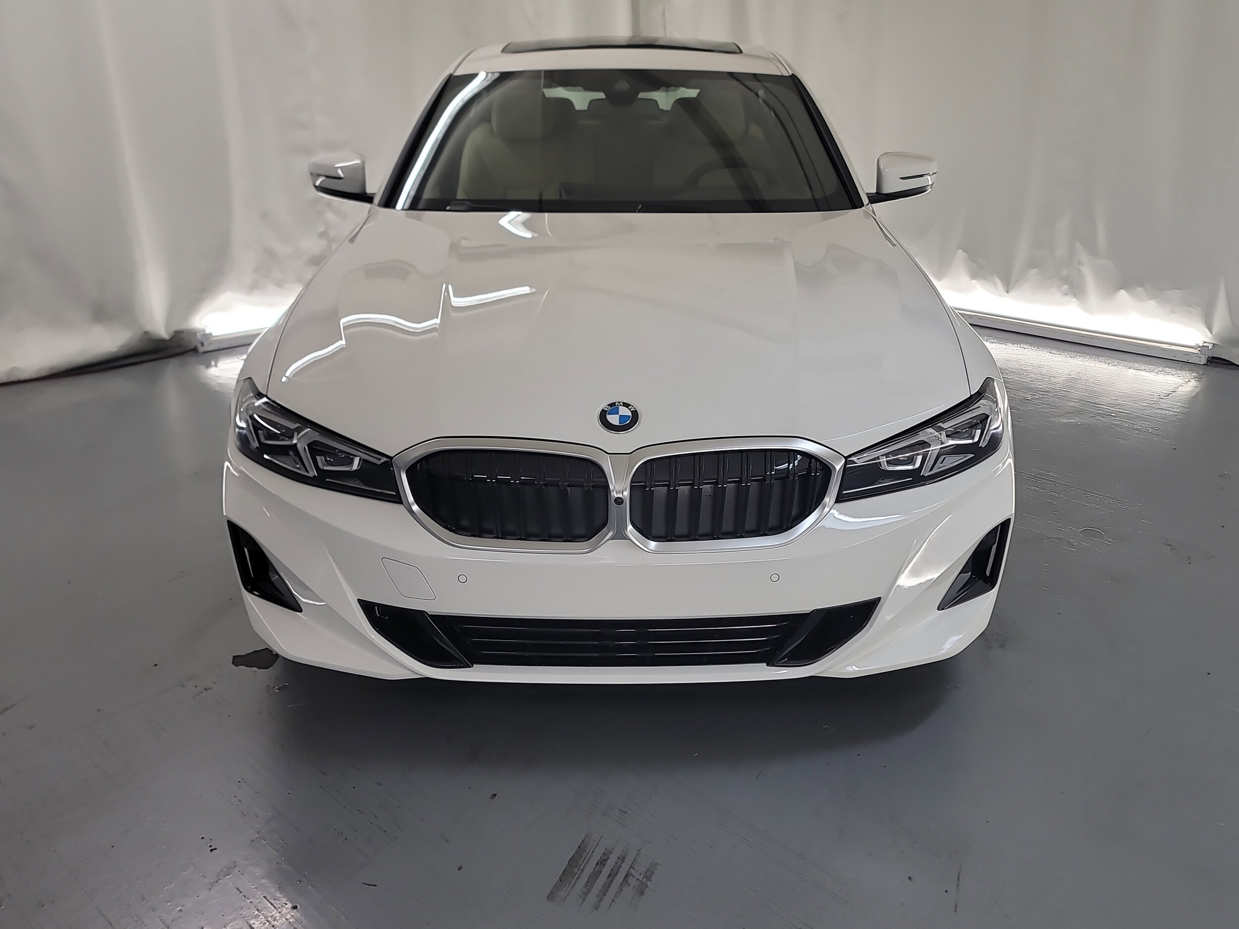 2025 Bmw 330i photo 2