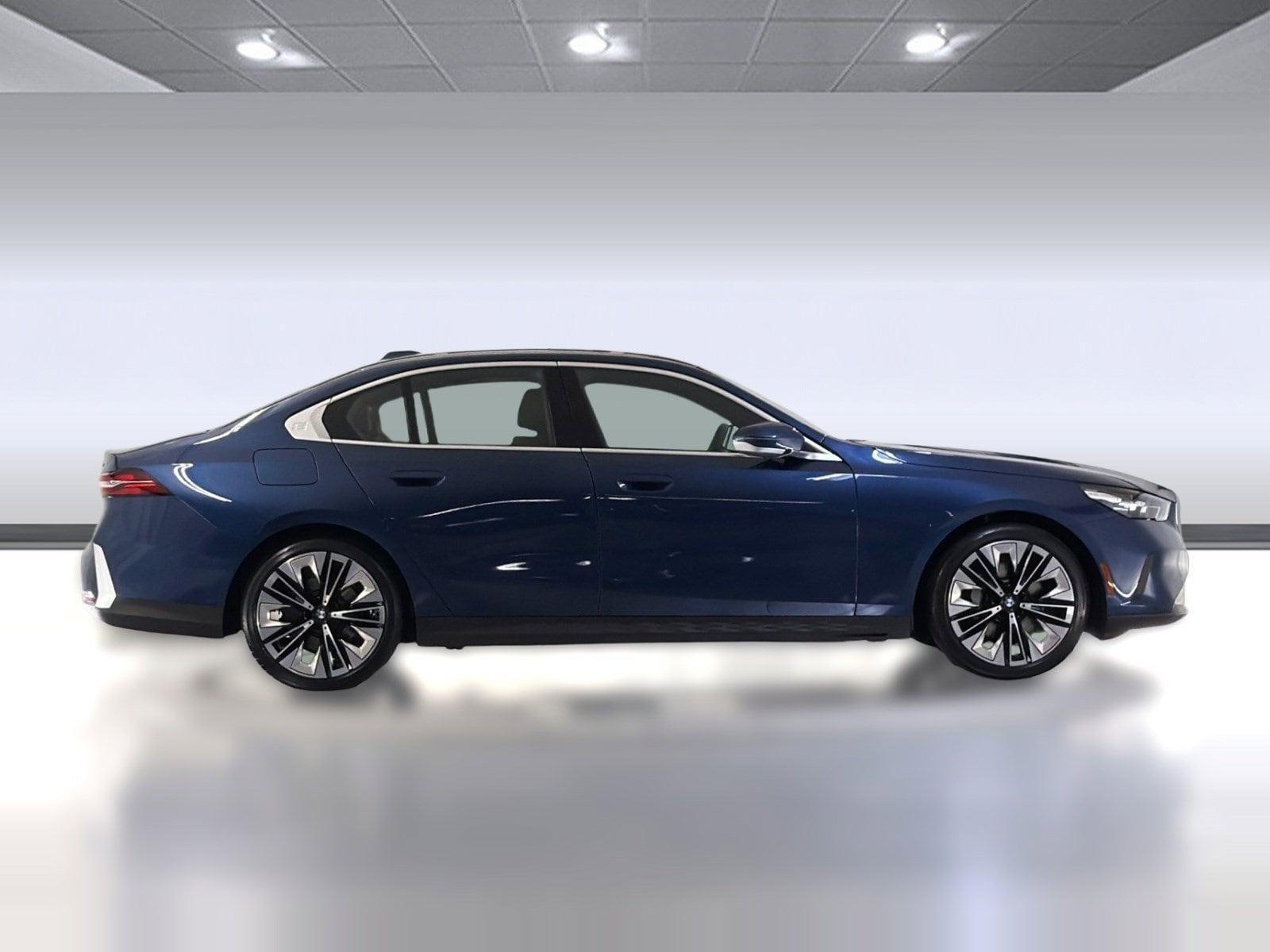 2025 BMW 530i photo 6