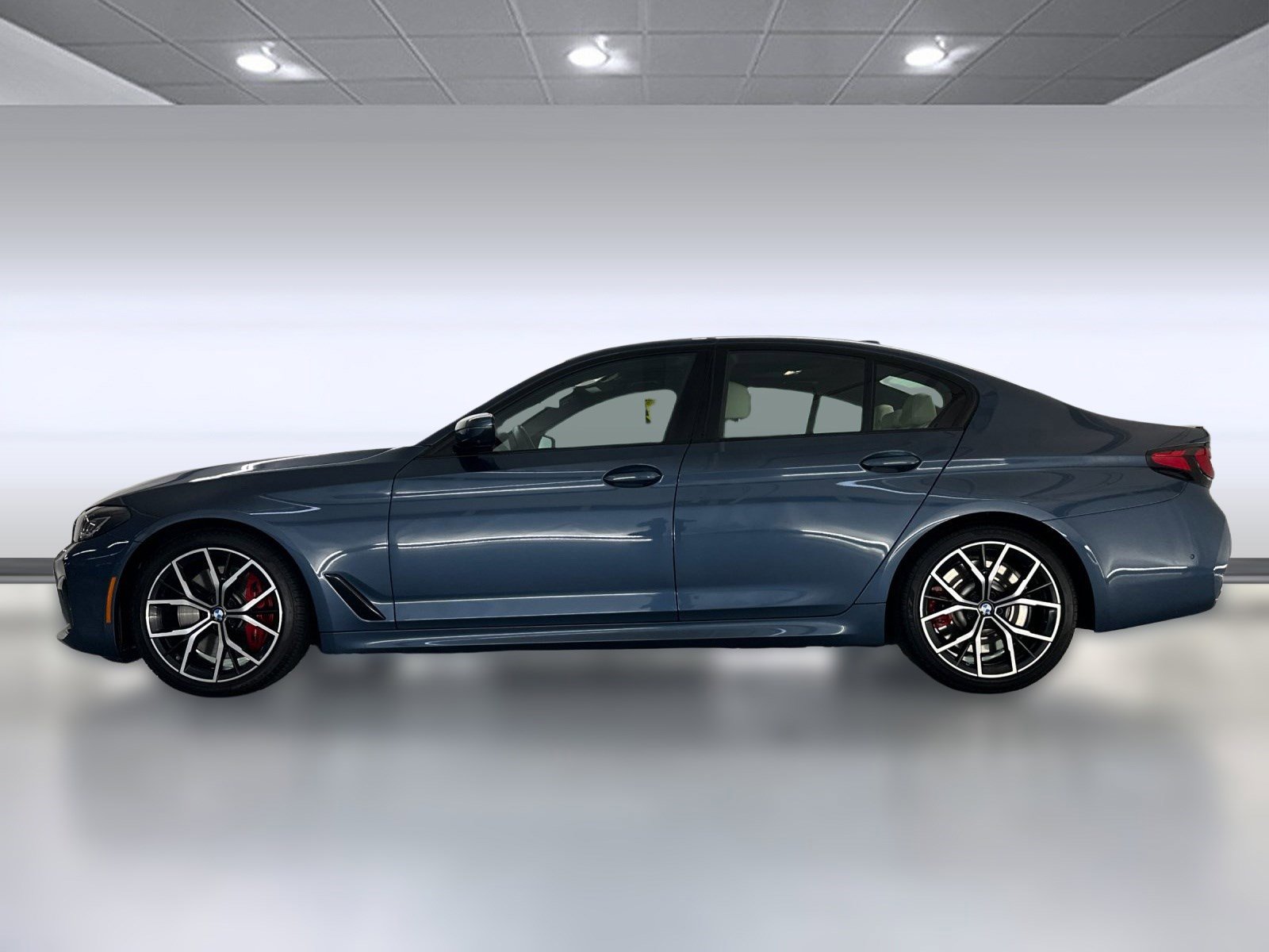 2023 Bmw M550i xDrive photo 2