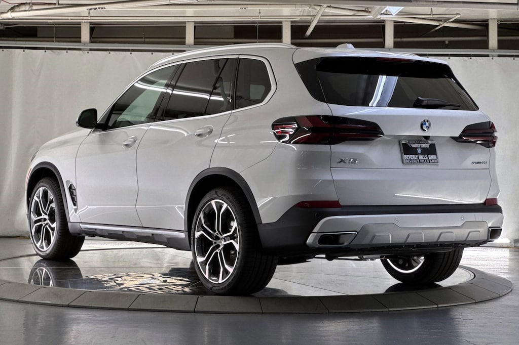 New 2026 BMW X5 sDrive40i SUV