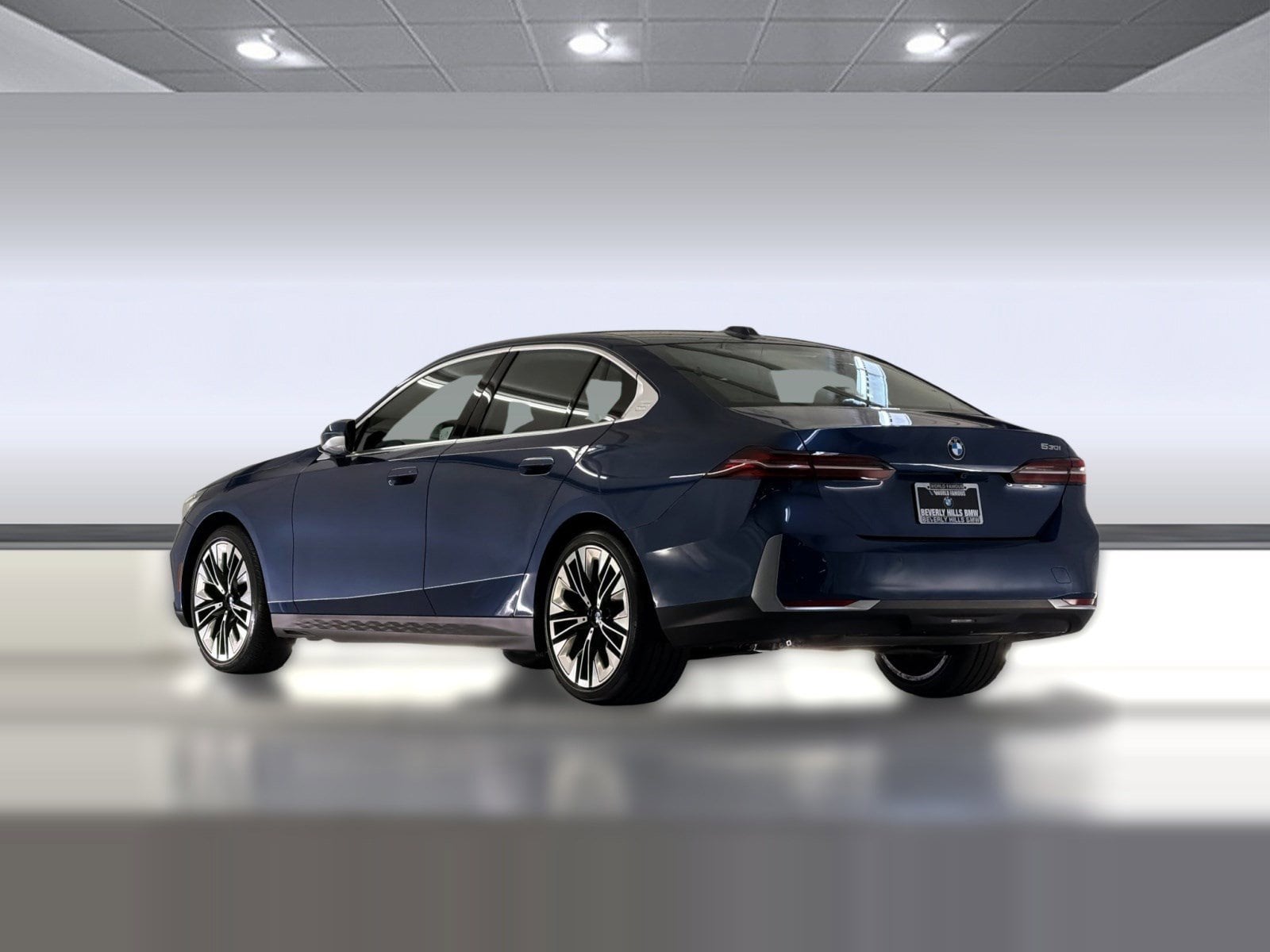 2025 BMW 530i photo 2