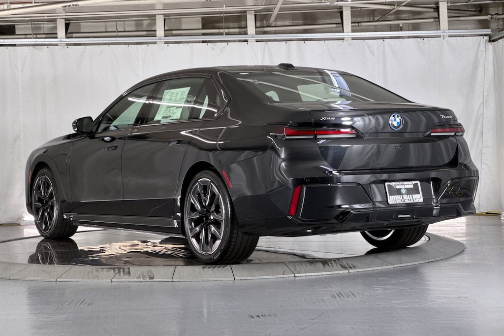 New 2026 BMW 750e xDrive Sedan