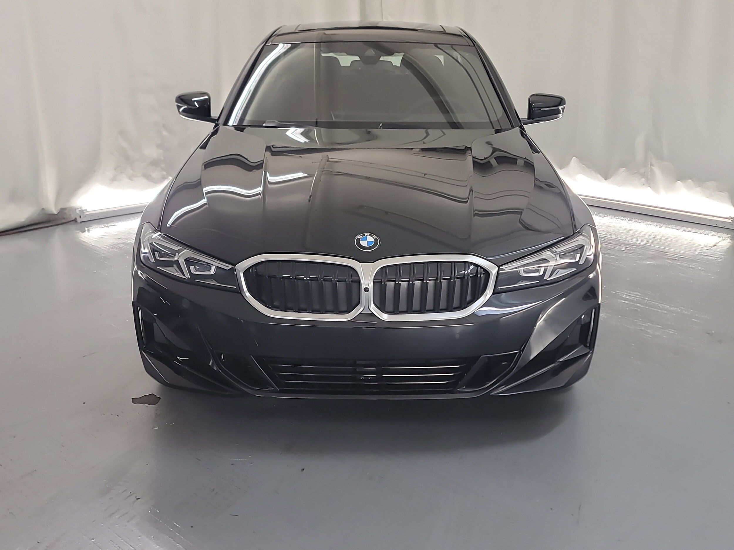 2025 Bmw 330i photo 2