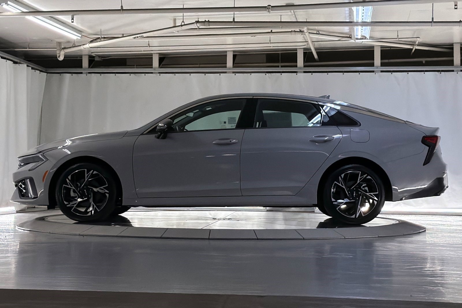 2025 Kia K5 GT-Line photo 2