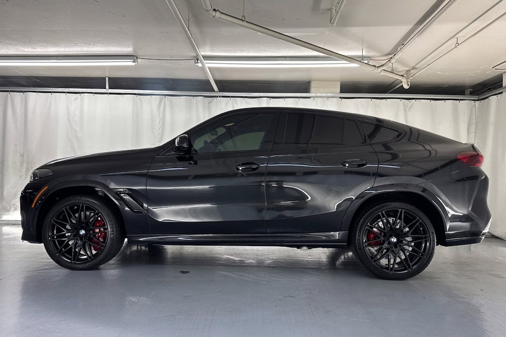 Used 2025 BMW X6 M  SUV