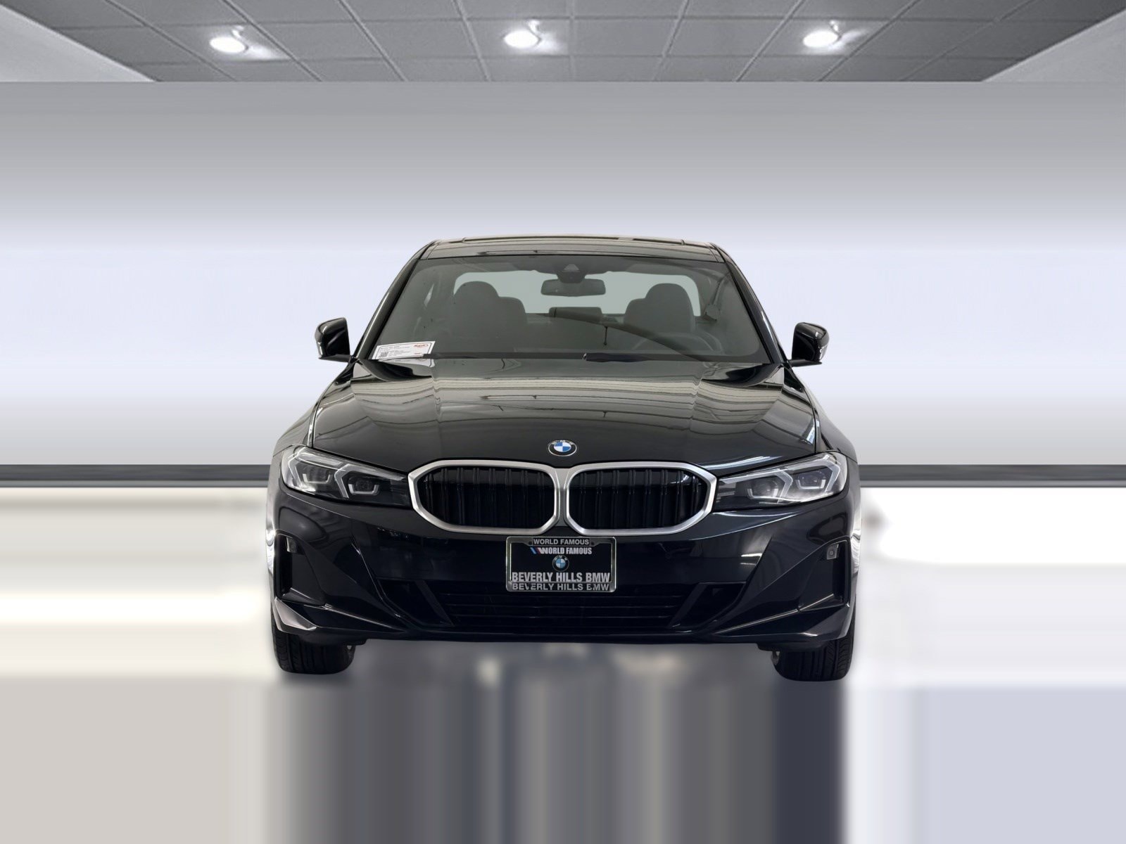 2025 BMW 330i photo 4