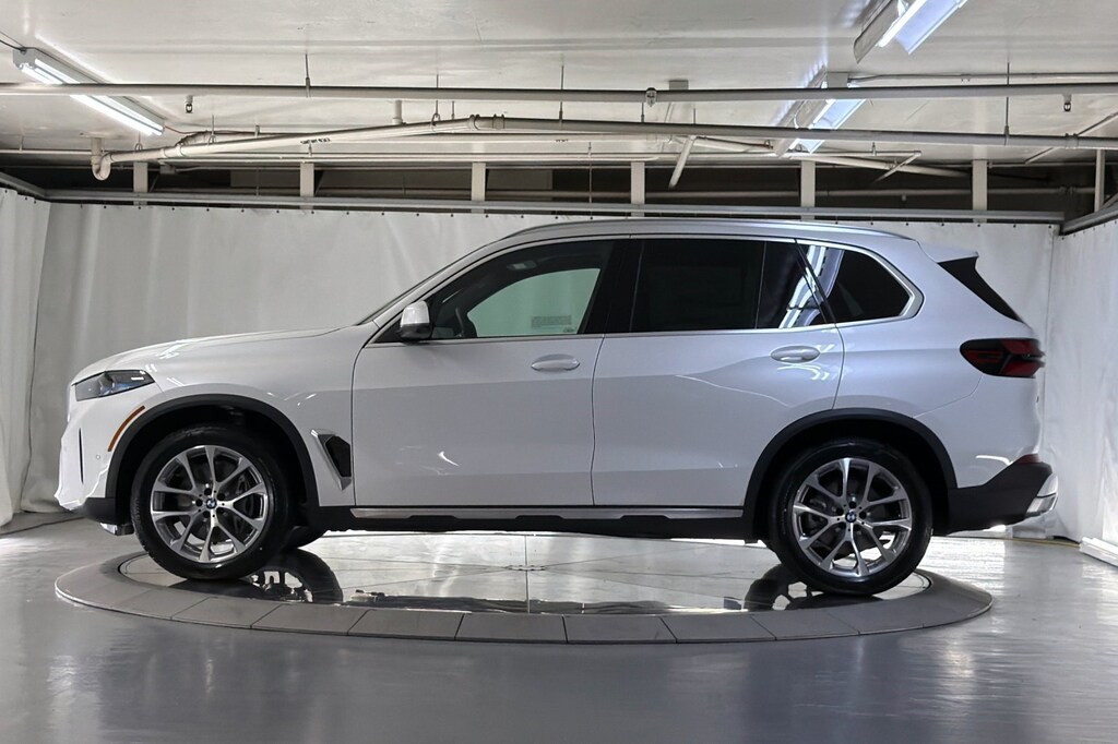 New 2026 BMW X5 sDrive40i SUV