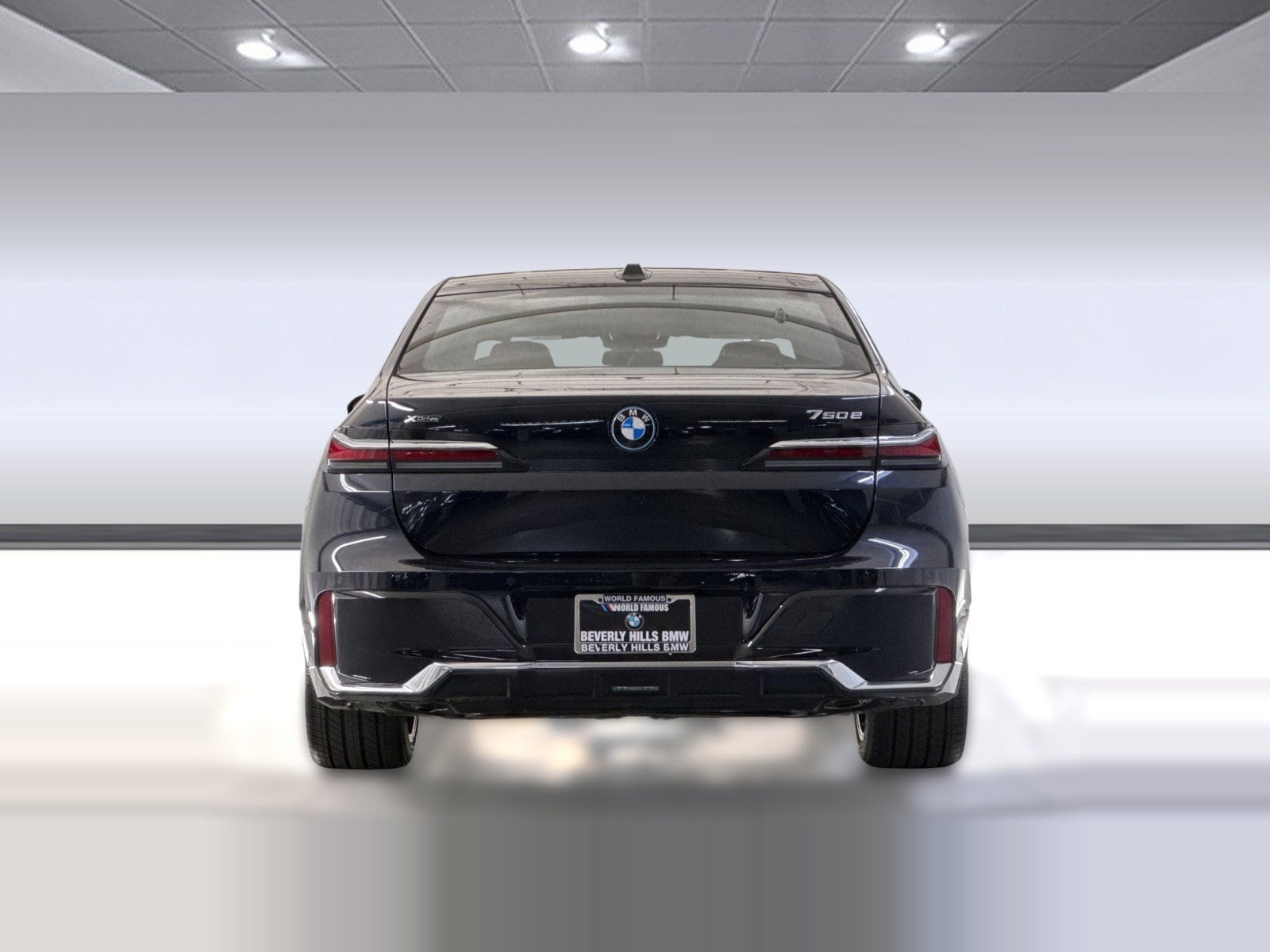 2026 BMW 7 Series 750e - Photo 10
