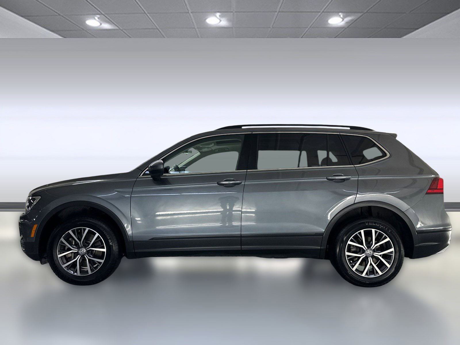 2019 Volkswagen Tiguan SE photo 2
