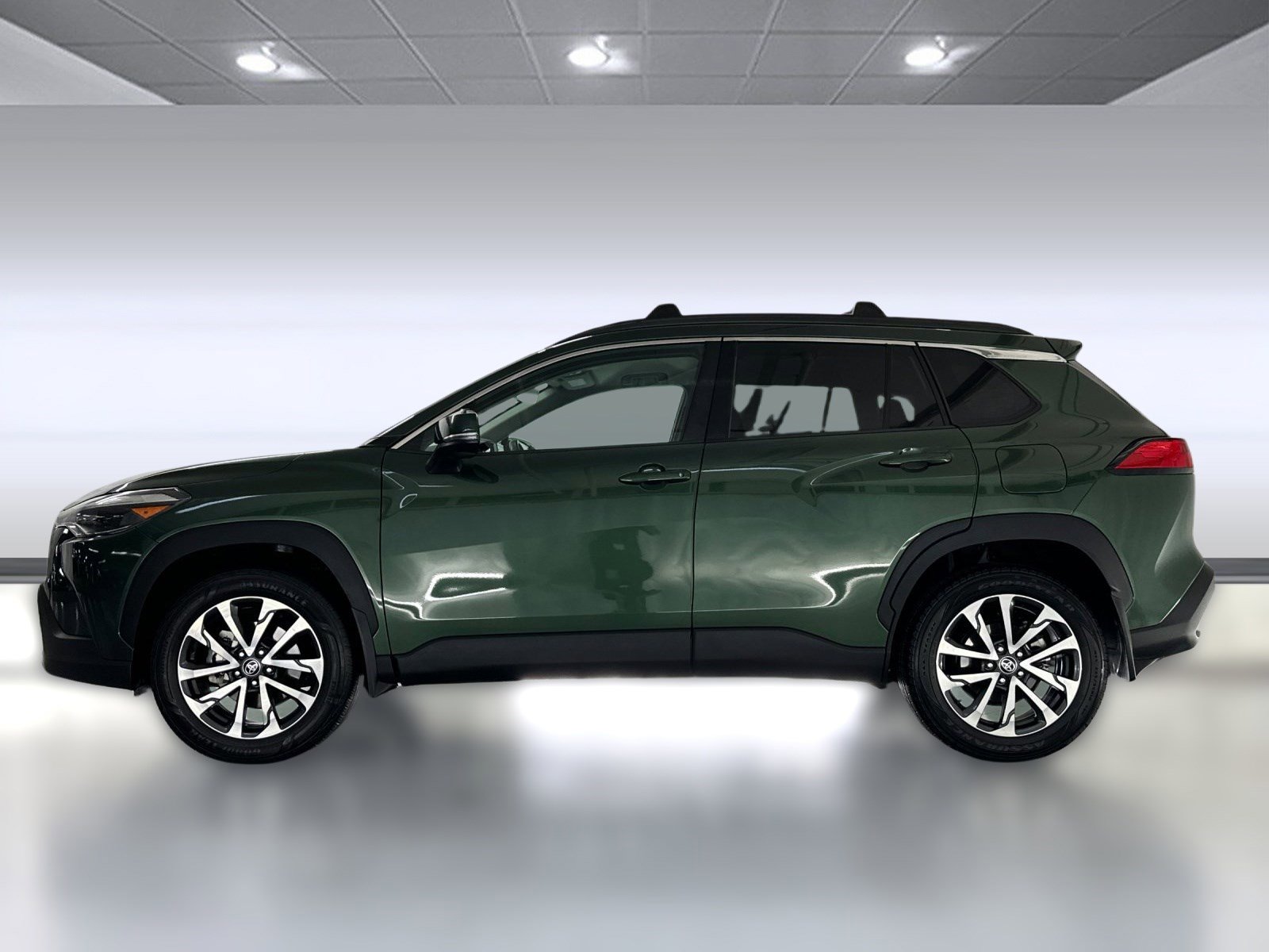 2022 Toyota Corolla Cross XLE photo 2