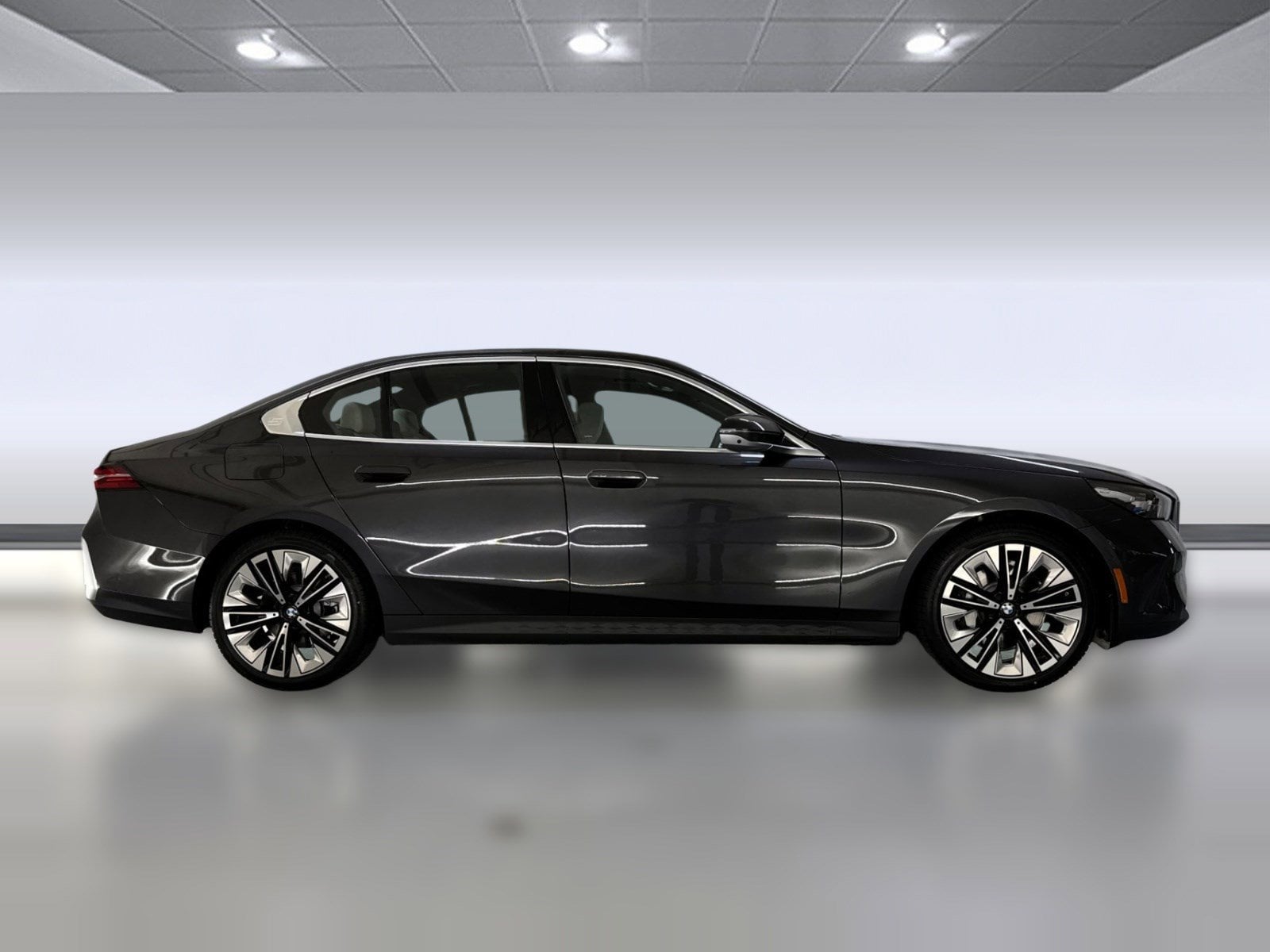 2026 BMW 530i photo 3