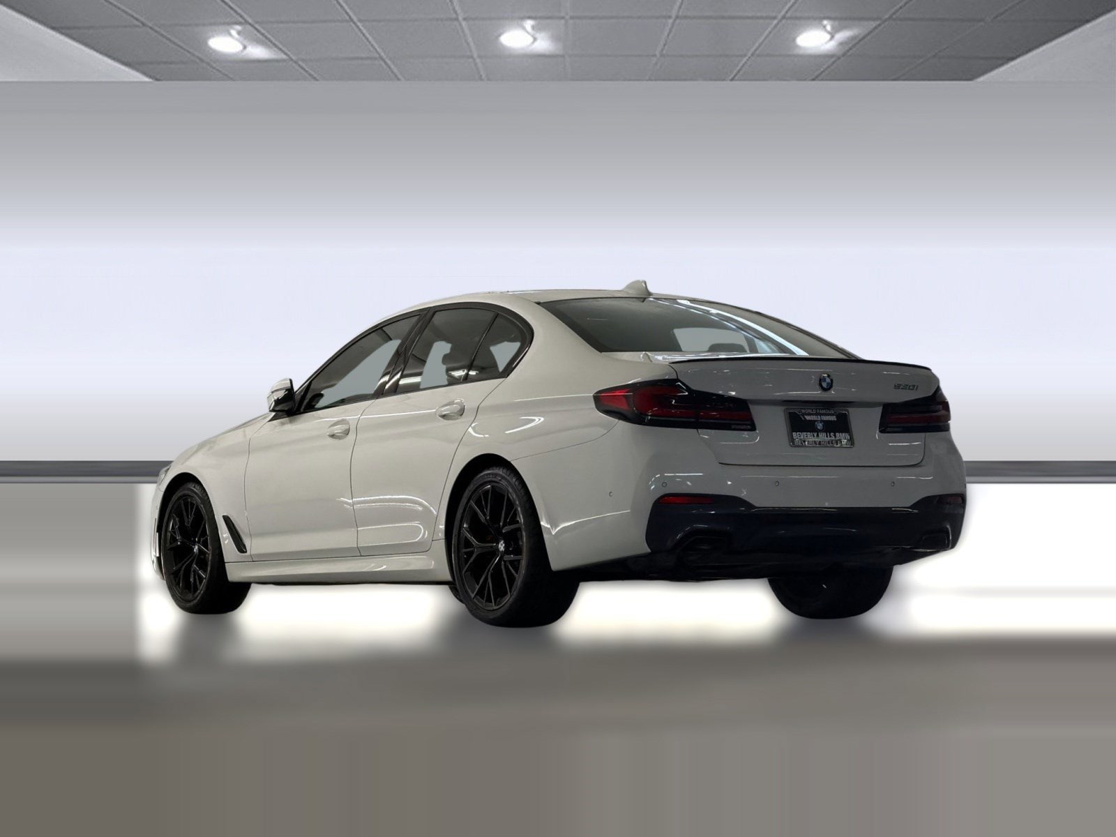 2023 BMW 530i photo 2