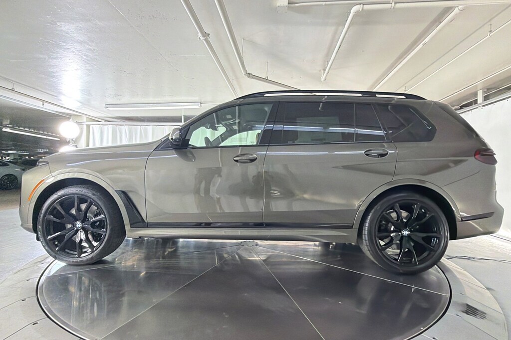 New 2027 BMW X7 xDrive40i SUV