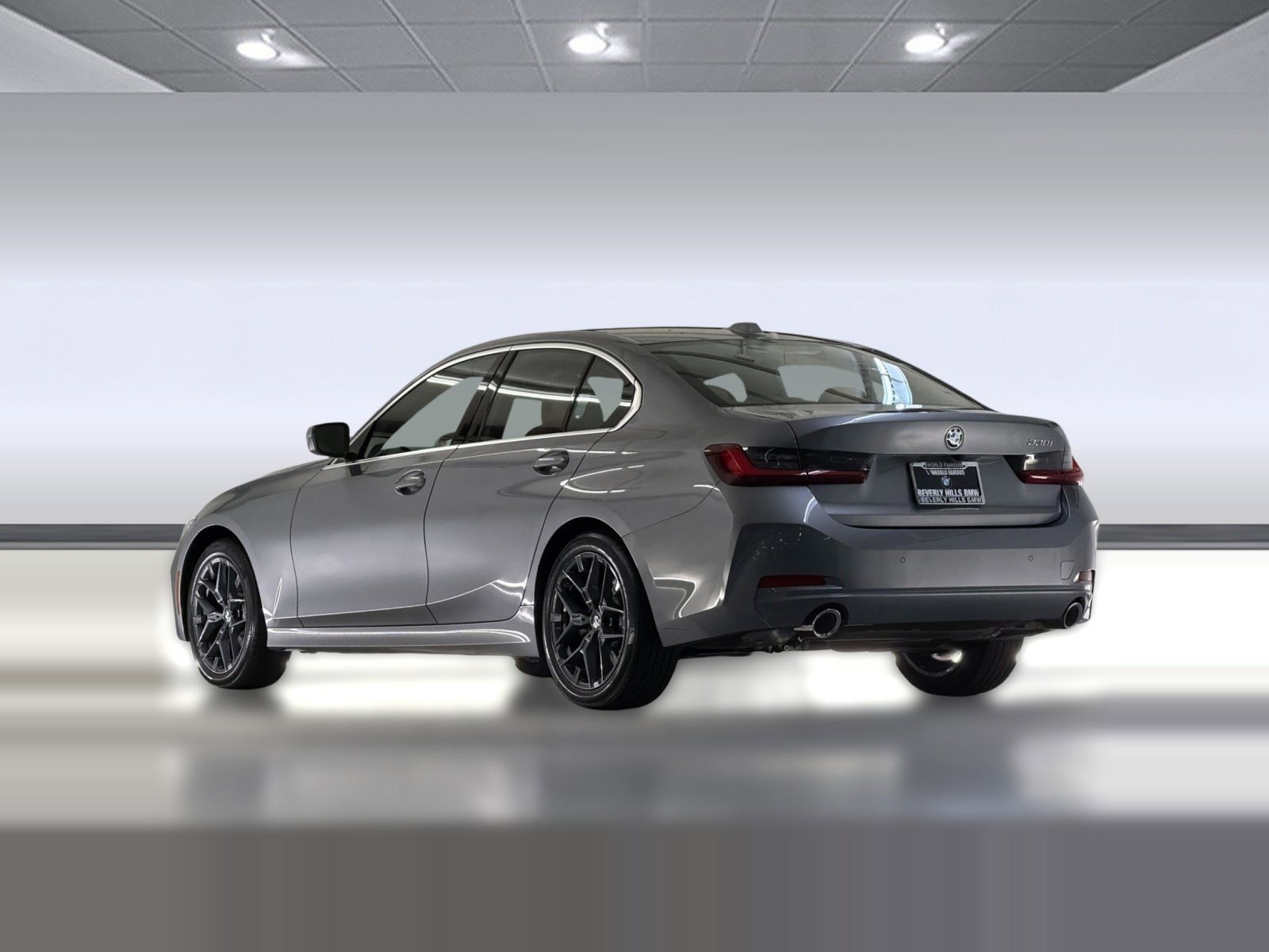 2025 BMW 330i photo 2