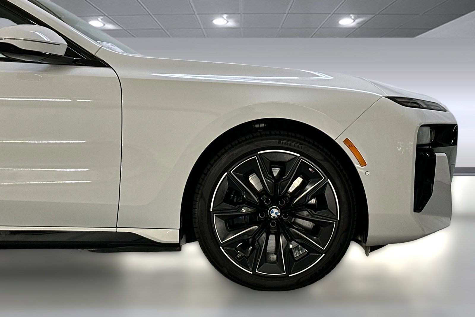 2025 BMW 7 Series 750e - Photo 35