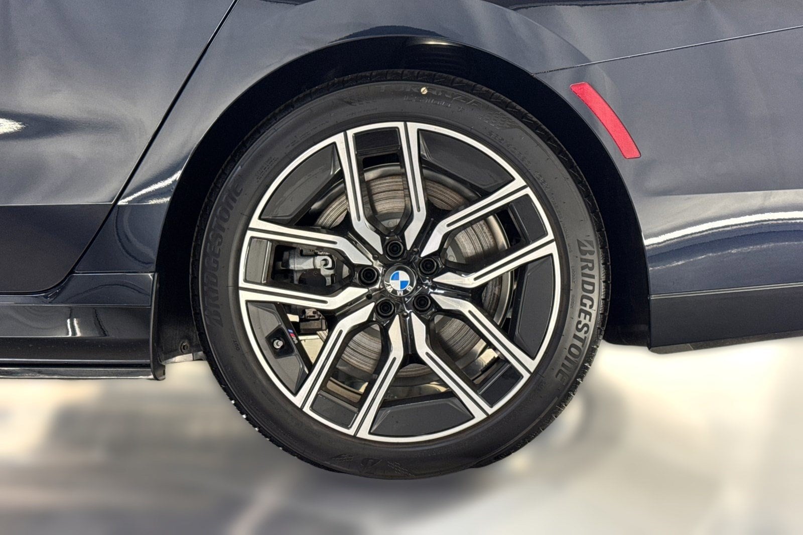 2026 BMW 7 Series 750e - Photo 12