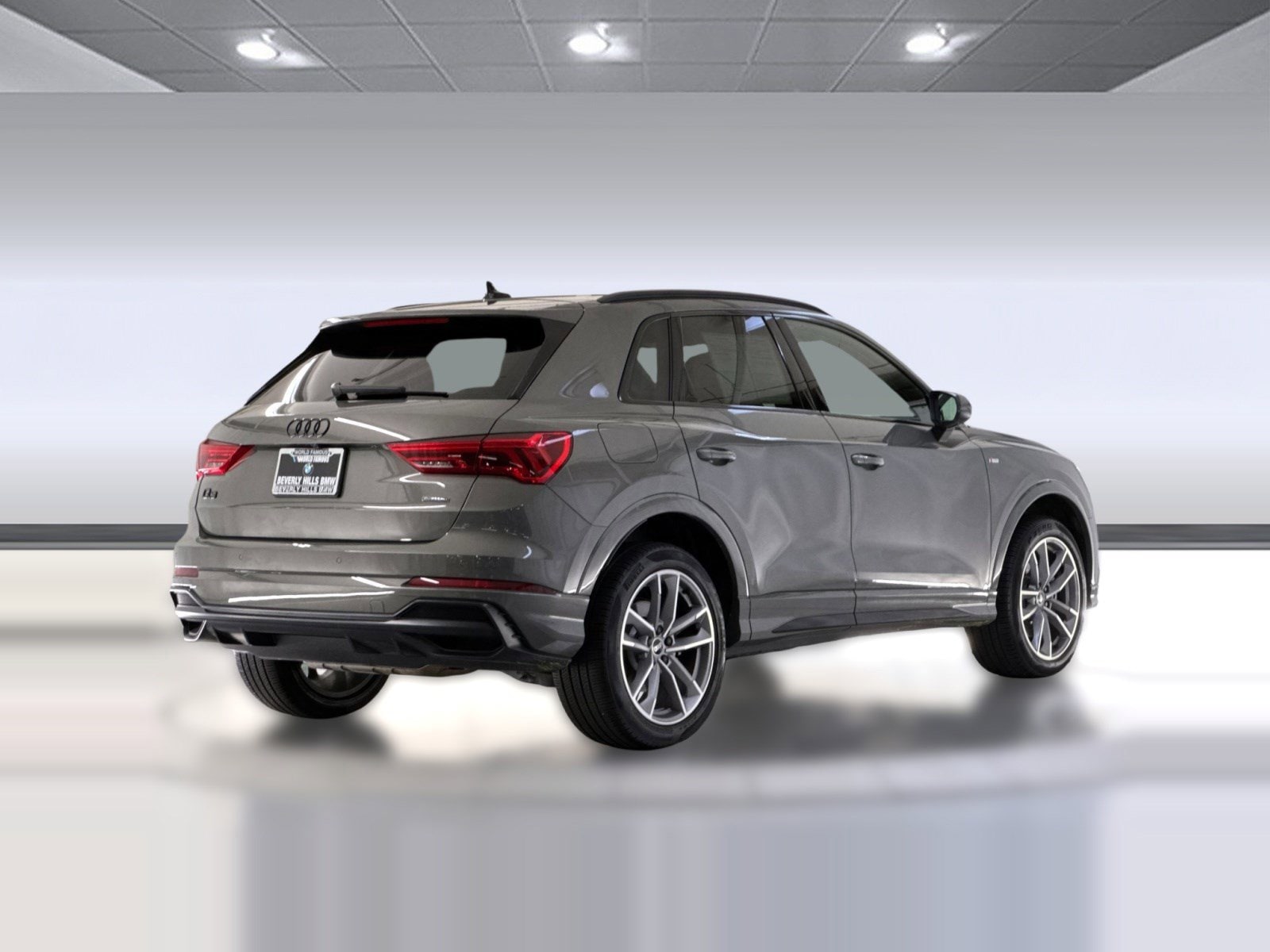 2022 Audi Q3 S line Premium photo 3