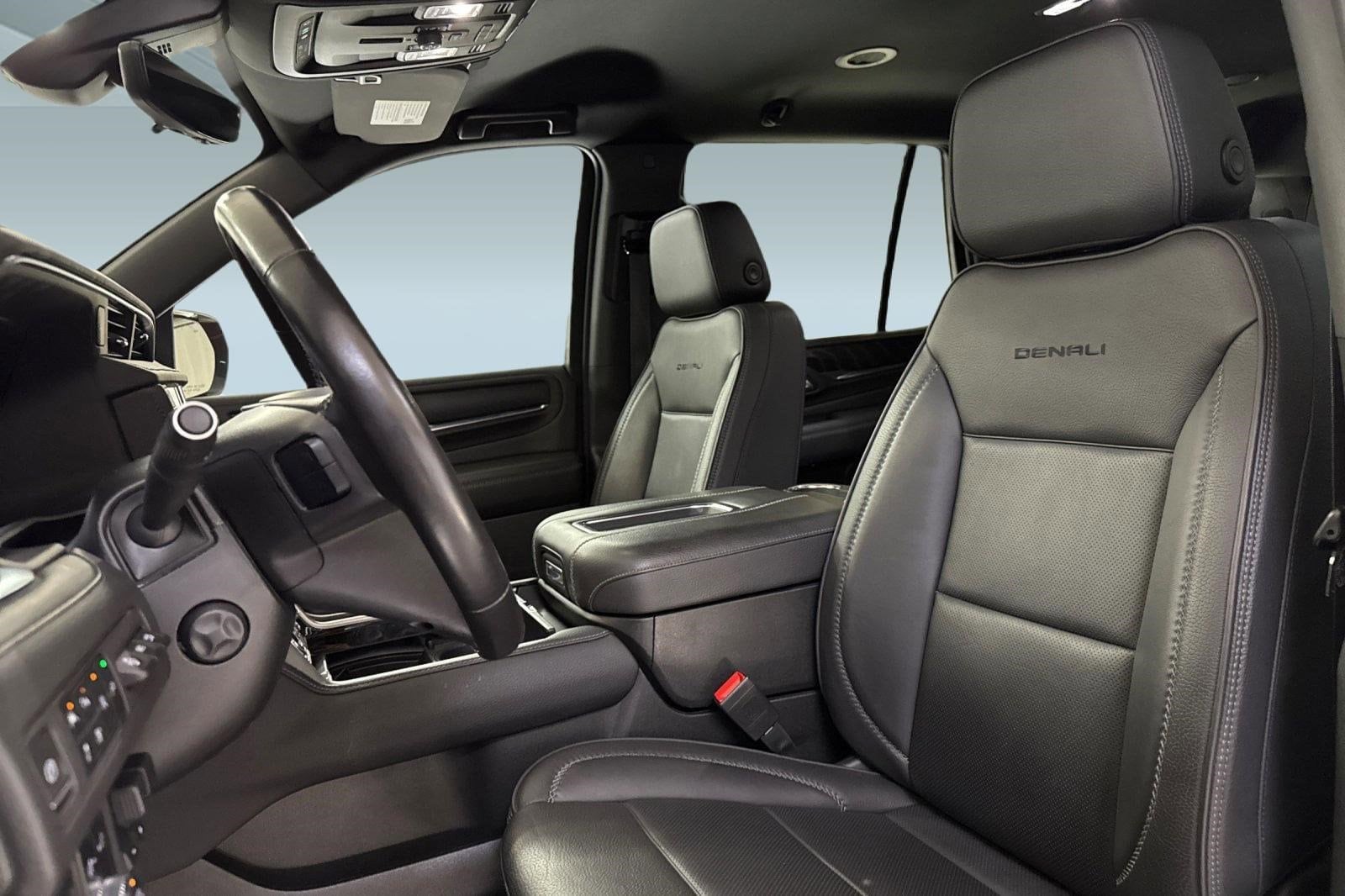 2022 GMC Yukon Denali photo 4