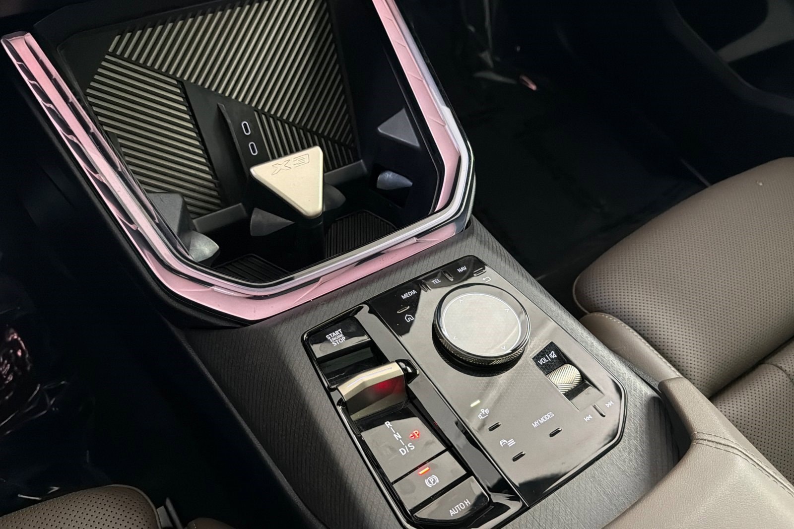 2025 BMW X3 30 - Photo 16