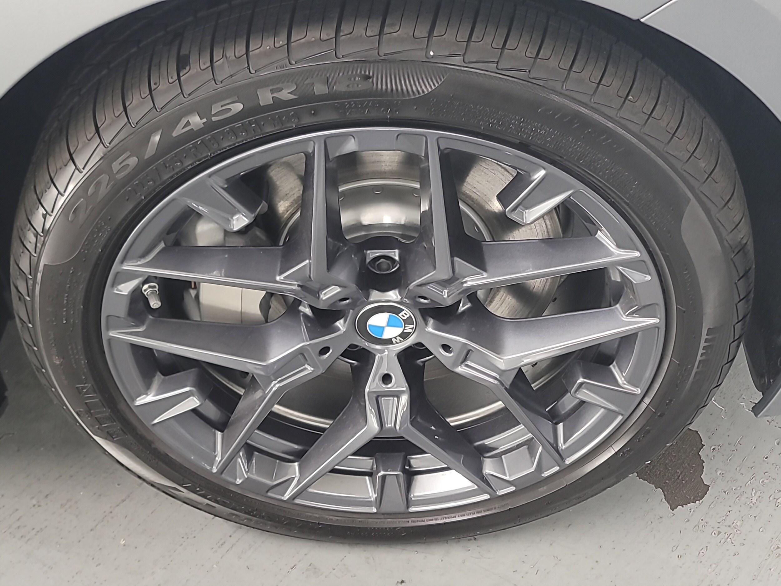 2025 Bmw 330i photo 3