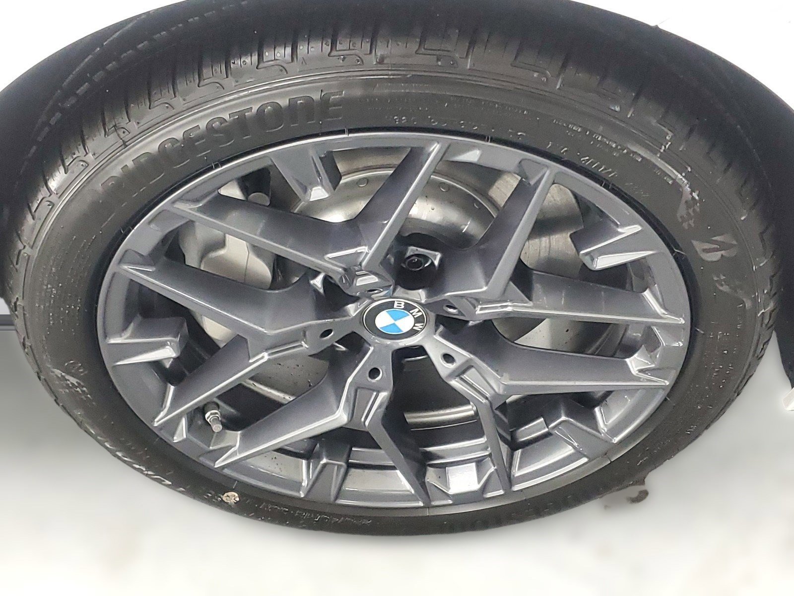 2025 Bmw 330i photo 3