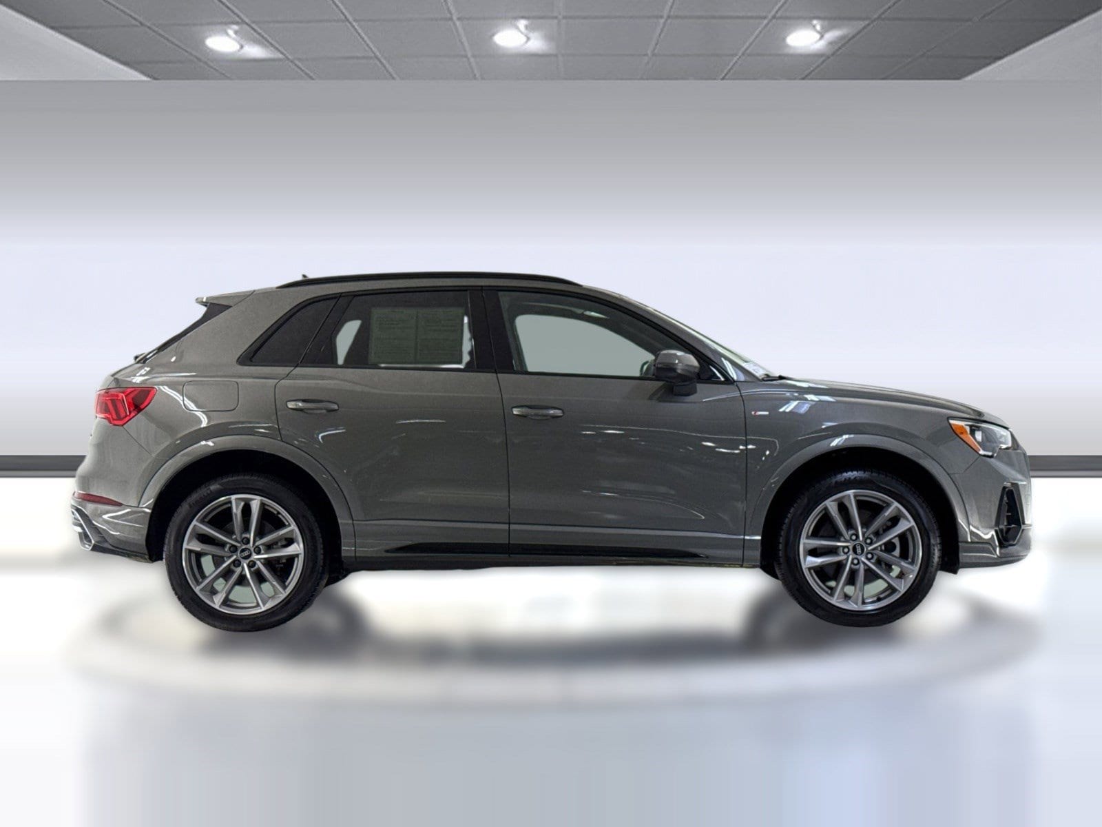 2022 Audi Q3 S line Premium photo 6