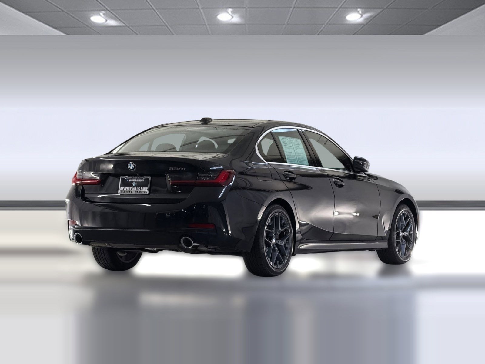 2025 BMW 330i photo 3