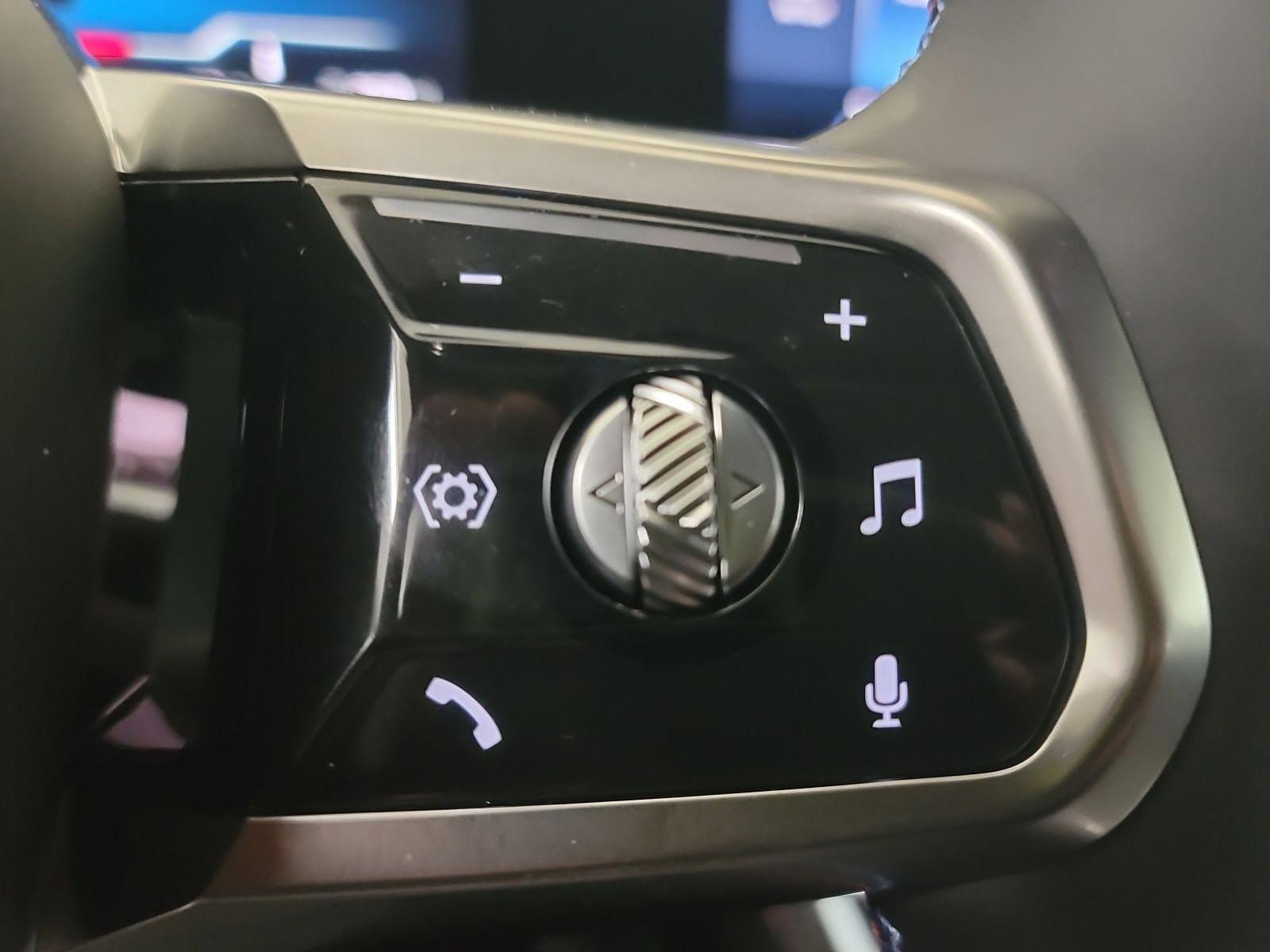 2025 BMW i7 M70 - Photo 12