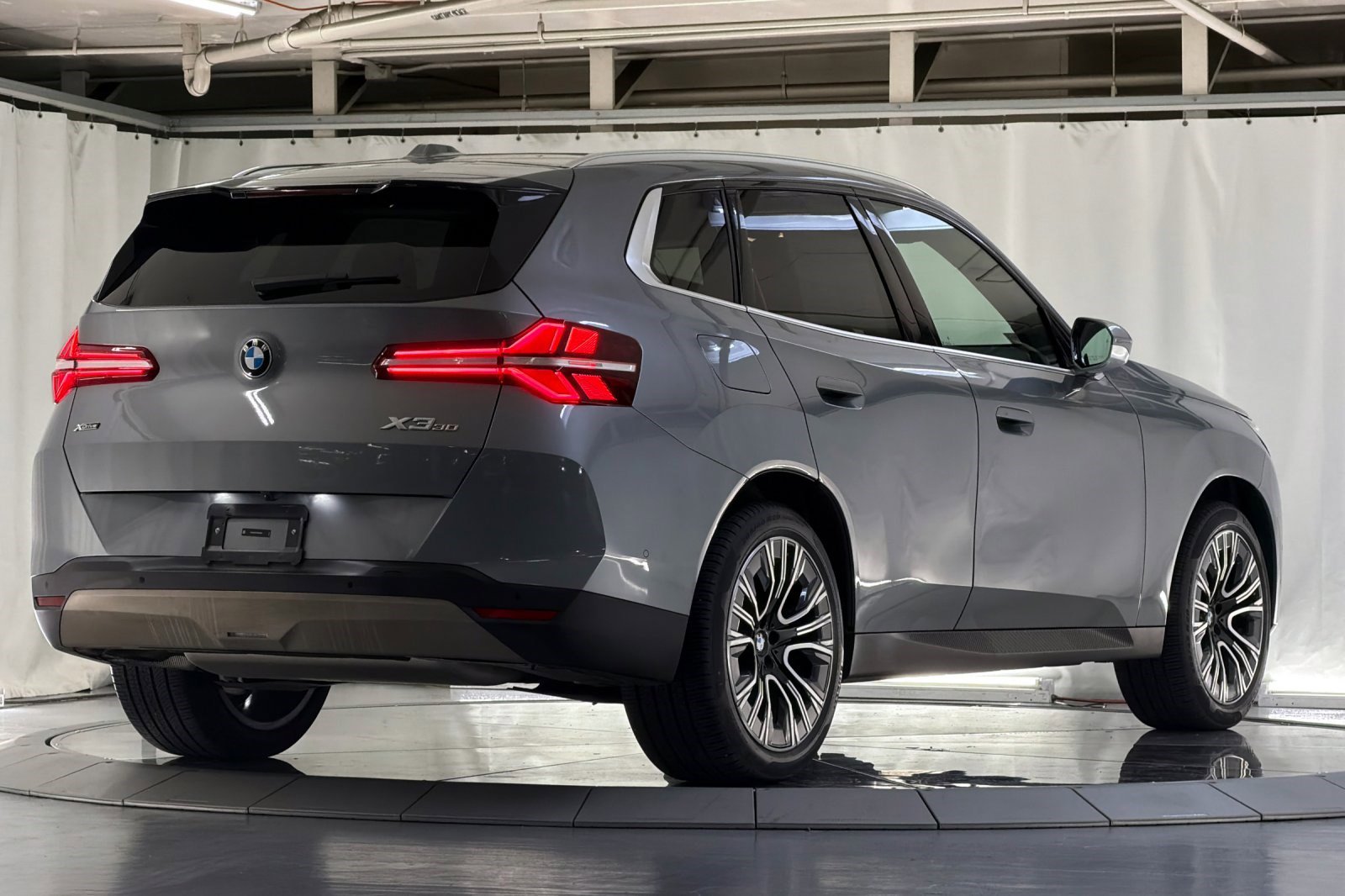 2025 BMW X3 30 xDrive photo 3