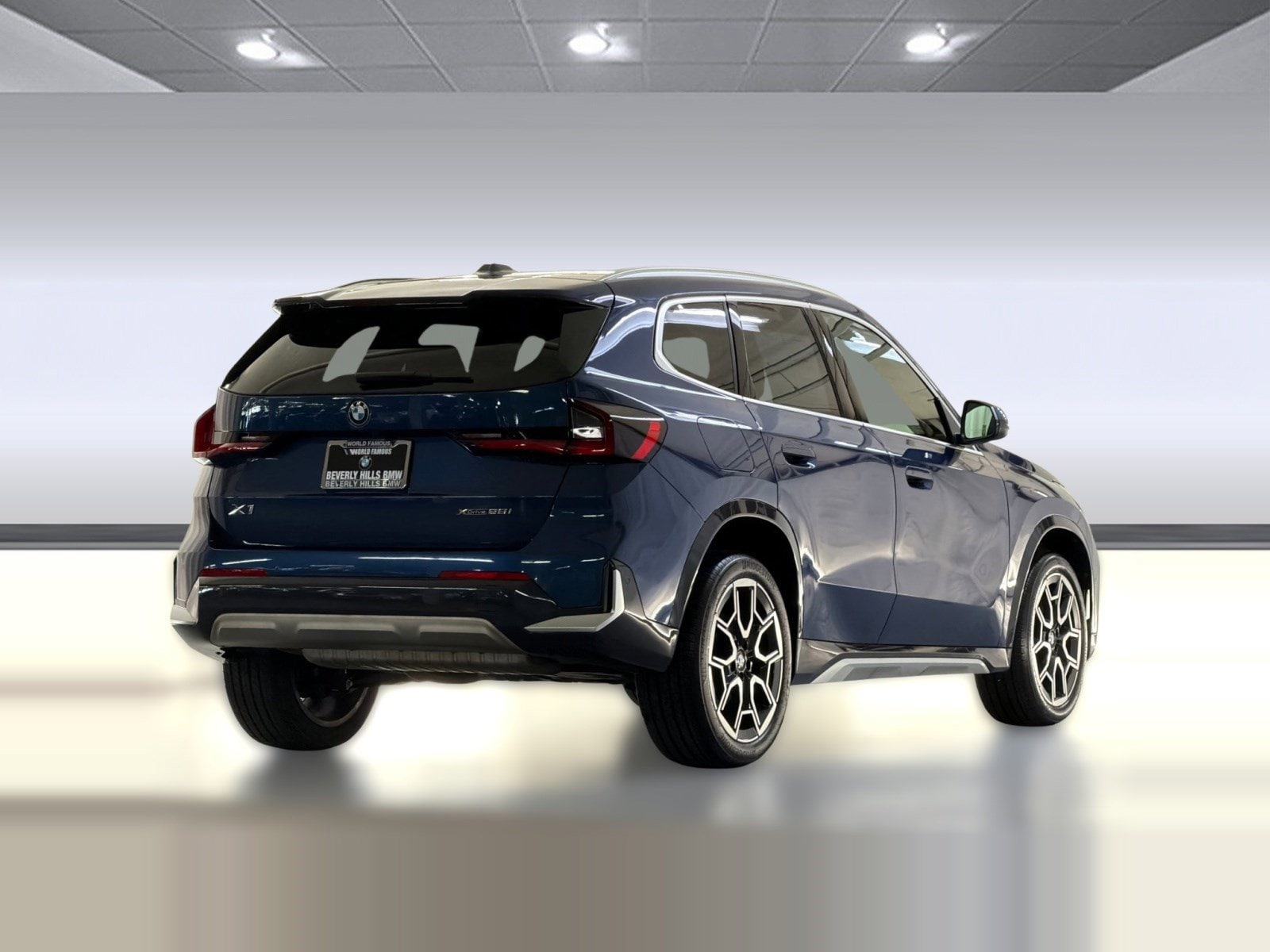 2025 BMW X1 xDrive28i photo 3