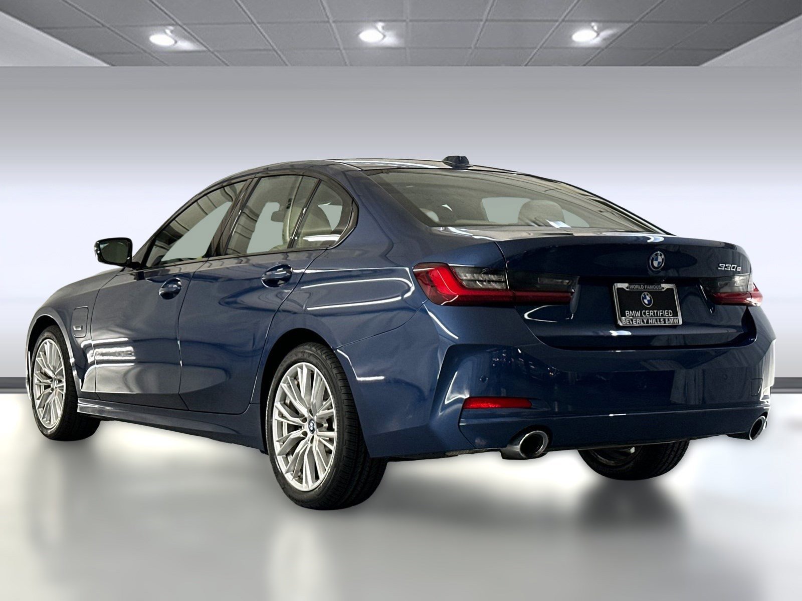 2023 Bmw 330e 3-Series photo 3