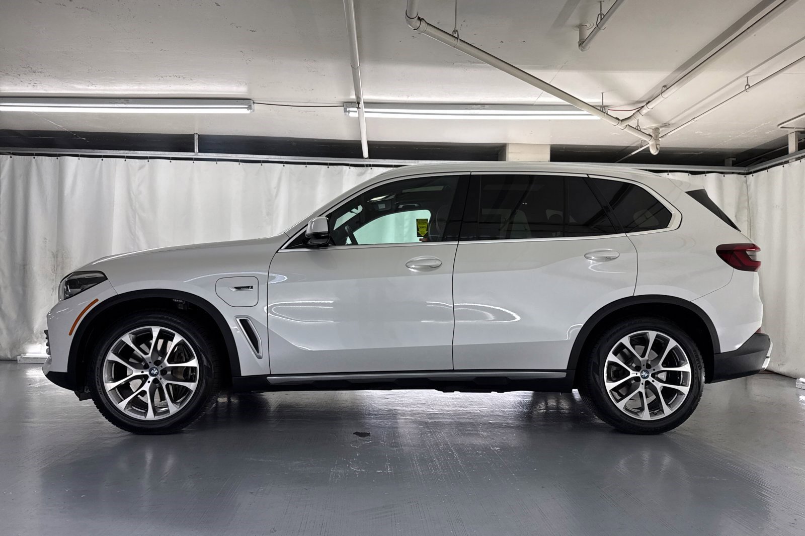 2023 Bmw X5 xDrive45e photo 2