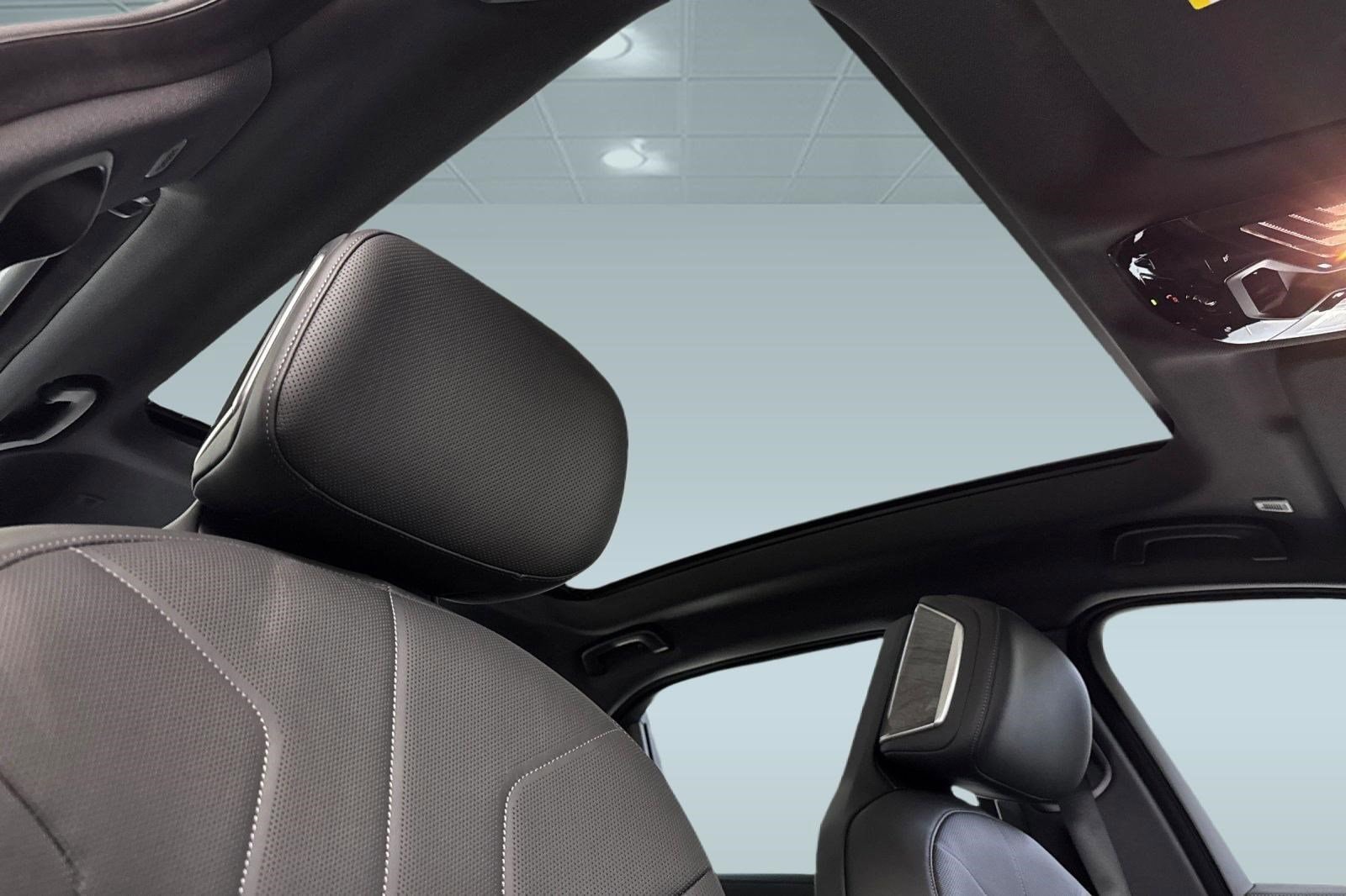 2025 BMW 7 Series 760i - Photo 15