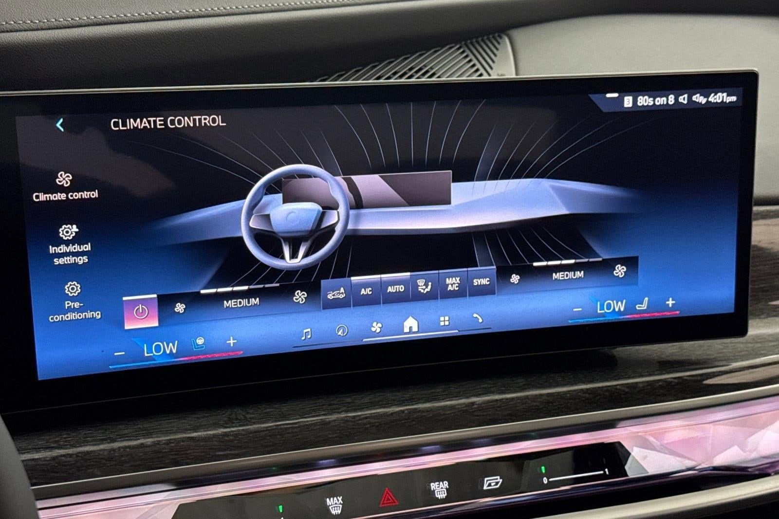 2025 BMW 7 Series 760i - Photo 26